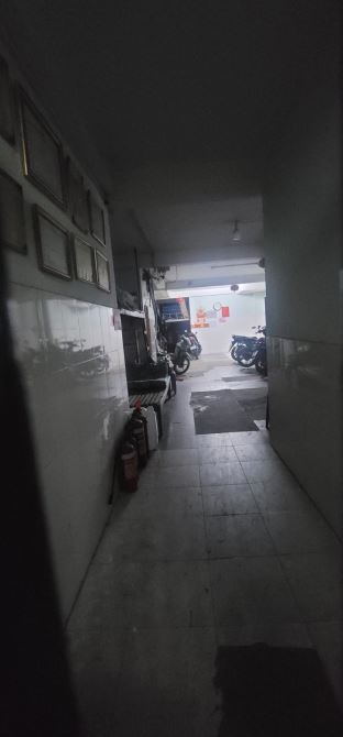 SÁT BẾN XE MIỀN TÂY --HẺM XE HƠI --105M2 --4 TẦNG --DÒNG TIỀN 35TR/THÁNG --GIÁ CHỈ :9 TỶ ( - 2