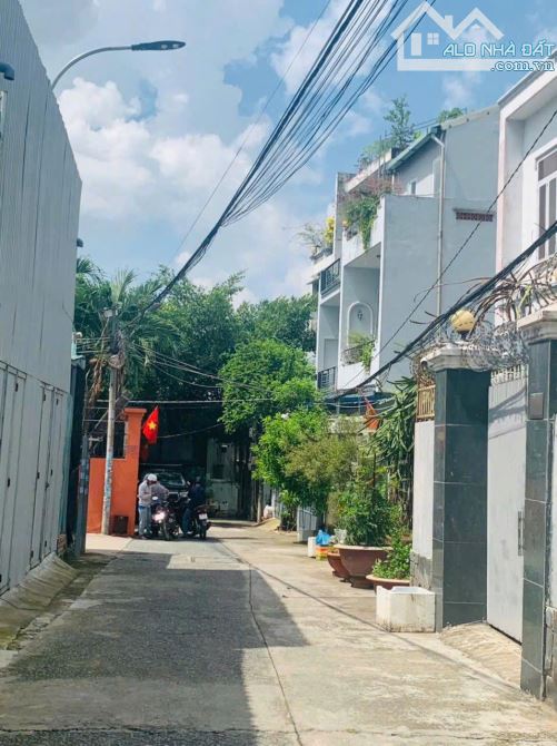 Bán lô đất giá tốt 2 mặt tiền trước - sau ngay hẻm Lê Văn Việt. TNP B – Quận 9 cũ - 2