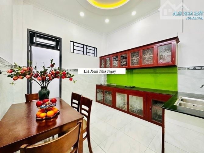 Bán gấp nhà 1/ đường số 18 hbc thủ đức. DT 52m2 giá 2ty5. Sổ riêng. Sẵn hđ thuê 15tr - 2
