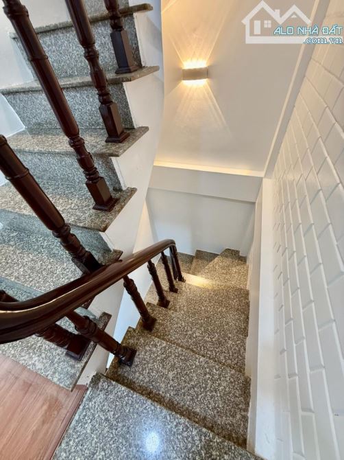 Giá rẻ sốc! Bán nhà Gốc Đề, vài bước ra phố, dân xây KCBT,  30m2, giá 6.2 tỷ - 2