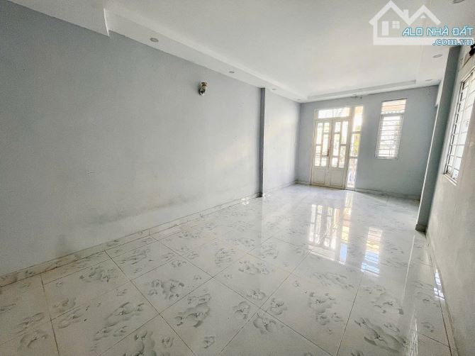 Cho thuê Nhà góc 2 mặt tiền hẻm Dạ Nam, P3,Q8 - 2