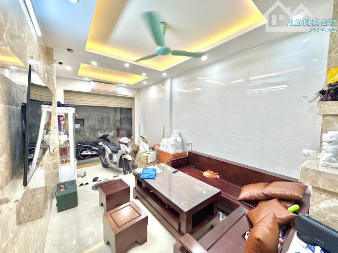Có 102! Nguyễn Trãi, 30m ra ô tô, ngõ ba gác, nhà dân xây 4 ngủ. 34mx4T. Chỉ 6,7 tỷ - 2