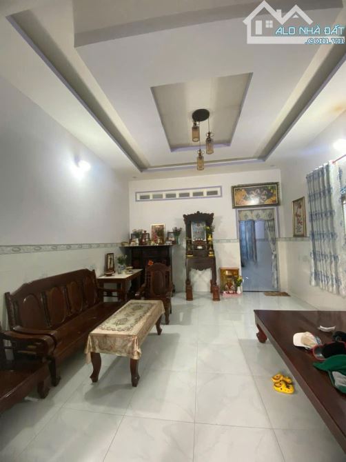 Bán căn nhà cấp 4 200m2 Tân Thông Hội giá 880 triệu SHR - 2