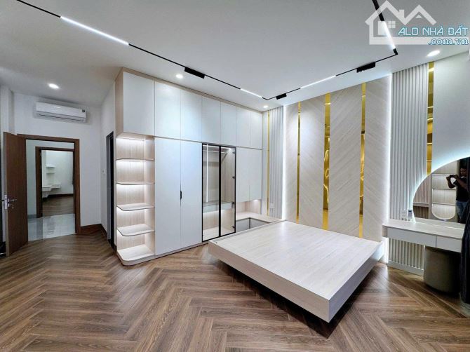 Siêu hiếm!Nhà Nguyễn Văn Cừ 70m,6 tầng thang máy, ngõ thông,ô tô qua nhà,Nhỉnh 11 tỷ - 2