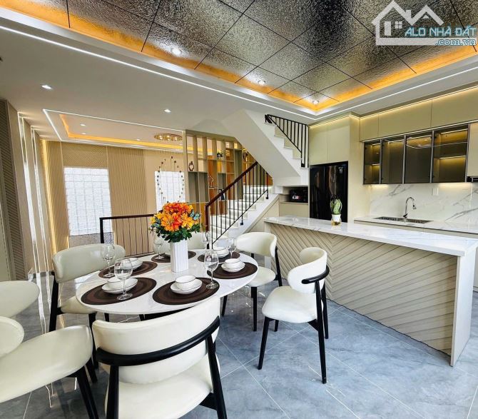 Chú Năm kẹt tiền bán nhà 53m2 Trần Quang Diệu,Q3 xây 3 tầng.Gần bệnh viện An Sinh.Hẻm 6m - 2