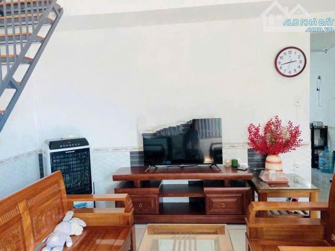 📌📌📌LÀM VIỆC TRỰC TIẾP GIÁ TỐT !!!  Bán nhà gác lửng kiệt oto Tôn Đản - 2