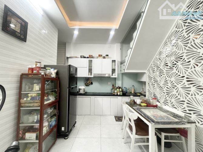 CMT 8 - THÔNG BỜ KÈ HOÀNG SA, 4.4x10, 4 tầng BTCT, sáng bừng Ngã Tư Bảy Hiền. - 2