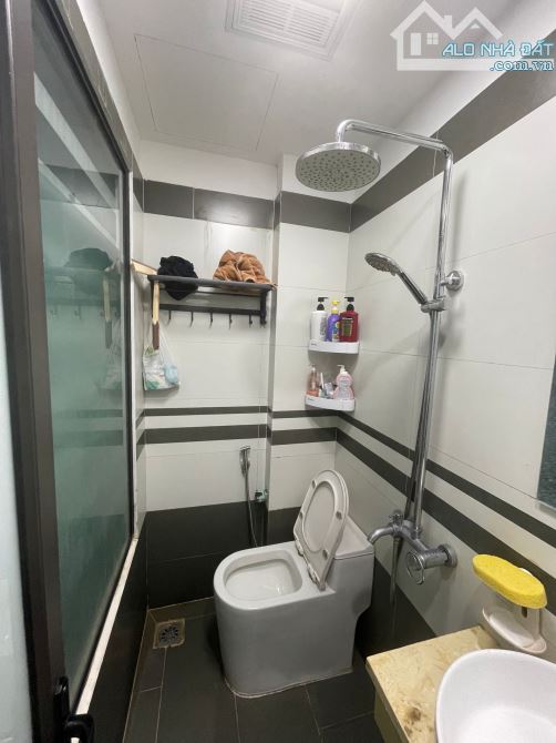 Bán nhà Minh Khai, Hai Bà Trưng 33m x 4 Tầng, giá 7.4 tỷ. Nhà mới,gần phố,sân riêng hiếm - 2