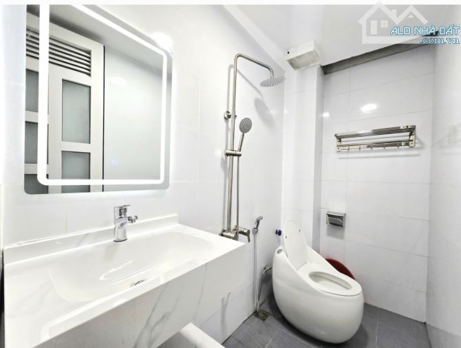 Pháo Đài Láng, Đống Đa, Phân Lô, Nhà Đẹp, 20m Ô Tô 45m2x5T, MT 4m, 13.99 Tỷ - 2