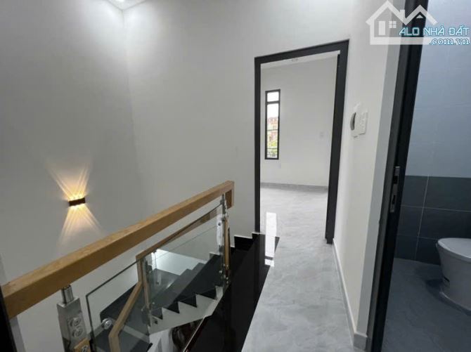 Gấp bán - Hẻm ô tô - Nhà mới 2 tầng 36.2m2 ( 4.5x8) - Gần cầu Bình Lợi - Tiện ích đầy đủ - 2