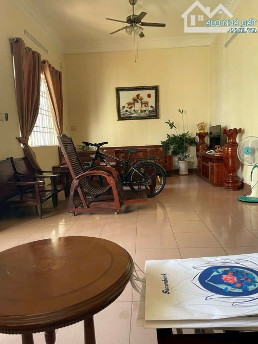 Bán nhà biệt thự 1 trệt 1 lầu sổ riêng thổ cư p. Trung Dũng - 2