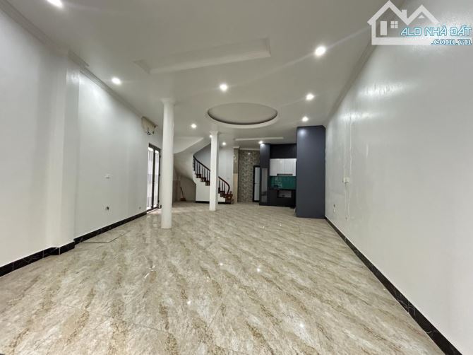 Nhà đẹp NGUYÊN XÁ! 60m2x3T Bắc Từ Liêm- Mặt ngõ kinh doanh- Oto vào nhà- Lô Góc - 2