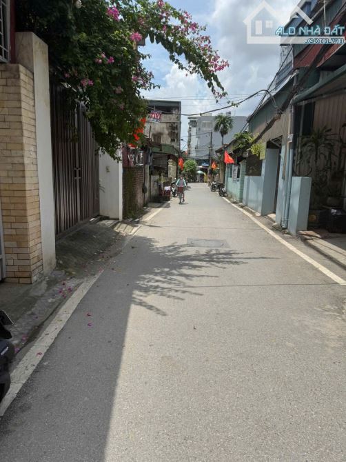 Bán mảnh đất 68m vuông đẹp tại ngõ 95 Việt Hưng, cách đường ô tô tránh 50m - 2