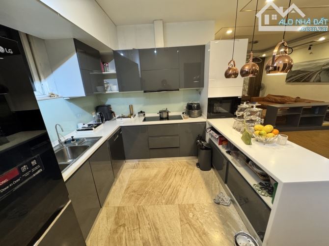 Bán căn hộ Hoàng Đạo Thúy View thoáng – 3 chỗ để ô tô 🚗🚗🚗, 183m², 21.7 tỷ - 2