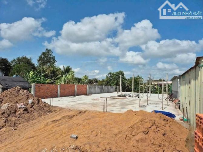 300m đất thổ 10*30 mặt tiền đường Liên Ấp đã xây sẵn móng nền kiên cố giá đầu tư - 2