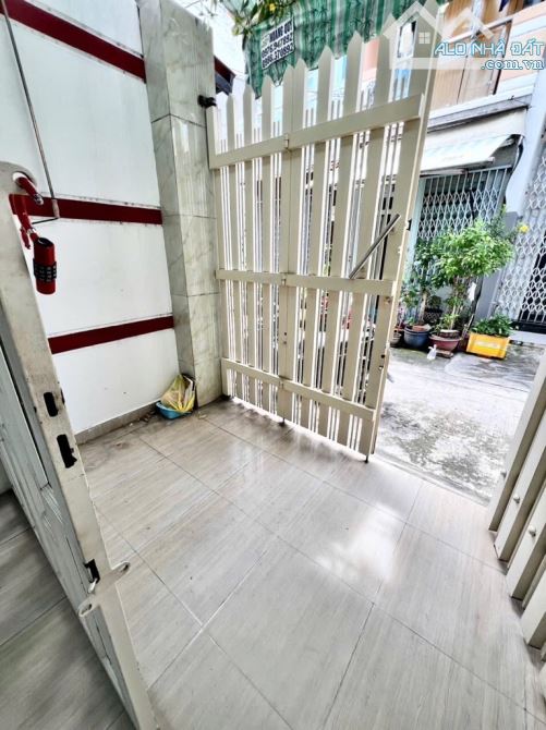 CHỦ CẦN BÁN GẤP NHÀ NGAY LÊ VĂN QUỚI -HẺM XE HƠI - 2