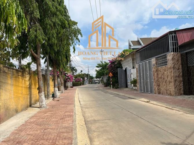 Bán lô góc 2 mặt tiền đường Điểu Văn Cải - DT:6x12,4m - GIÁ:2,35 TỶ - 2