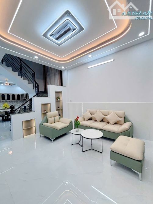 HƯƠNG LỘ 2 - GIÁP TÂN PHÚ - NHÀ MỚI ĐẸP 3 TẦNG - 60M2 - 4x15M - SỔ ĐẸP HOÀN CÔNG ĐỦ - HẺM - 2
