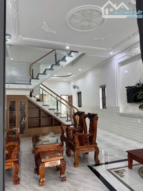 Nhà Phố 2 Lầu Sổ Riêng – Đường 8m Vỉa Hè – Sát Ngã Tư Chiêu Liêu, Chỉ 4 Tỷ 5! - 2