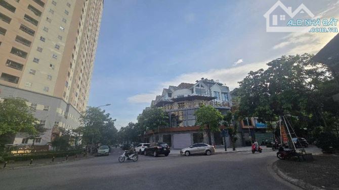Bán Biệt Thự căn GÓC, thang máy, kinh doanh giá 42 tỷ có TL tại Thạch Bàn, Long Biên - 2