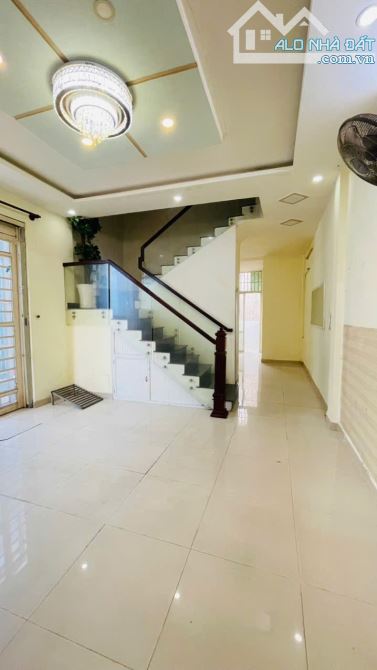❤🏠 NHÀ QUẬN 3-CMT8 –VÀI BƯỚC RA HẺM XE HƠI - 51M2(4X13)- 2TẦNG - CHỈ 6.5 TỶ. - 2