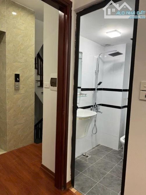 Bán nhà Văn Phú Hà Đông - DT 35M X 5 TẦNG - Có thang máy - Ra ô tô chỉ 3 bước chân - 2