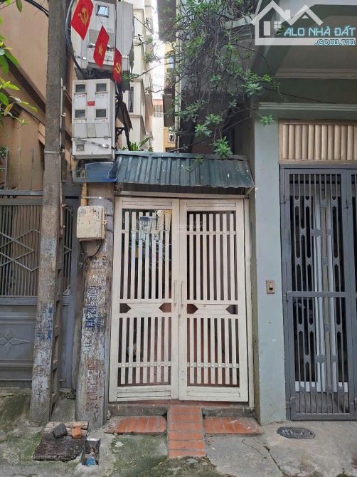 Cho thuê nhà nguyên căn đường Hoa Bằng, Yên Hoà, Cầu Giấy. DT 45m x 4 tầng. giá 14tr - 2