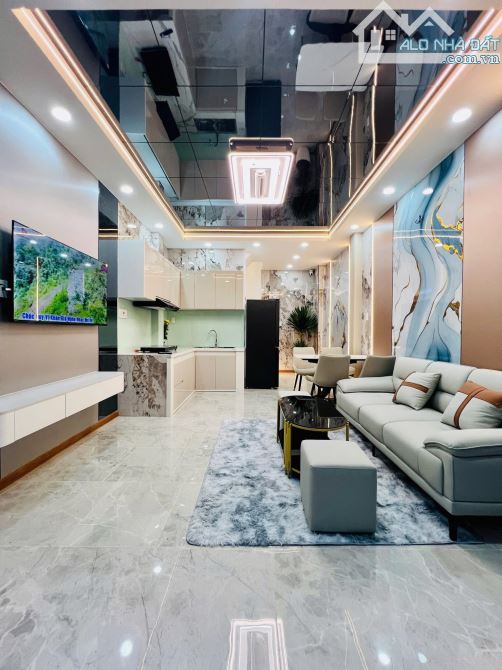 BÁN NHÀ NHỈNH 5 TỶ - SÁT CÔNG VIÊN LÀNG HOA GÒ VẤP - 2