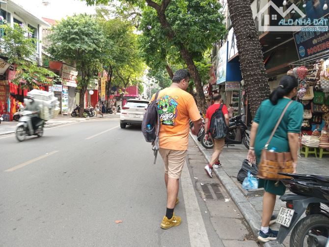 Nhà MP Hàng Bông - 200m ra Hồ Gươm - 366m2 - MT 12,5m - Giá siêu đầu tư 292 tỷ- Lãi 708 tỷ