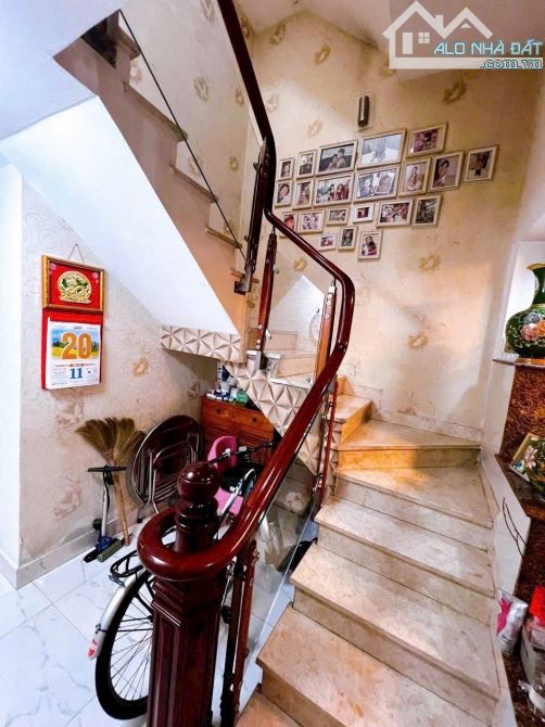💥MT HẺM KINH DOANH - NHÀ 5 TẦNG BTCT - TÔN ĐẢN - Sổ 60m2 - HOÀN CÔNG ĐỦ - 3