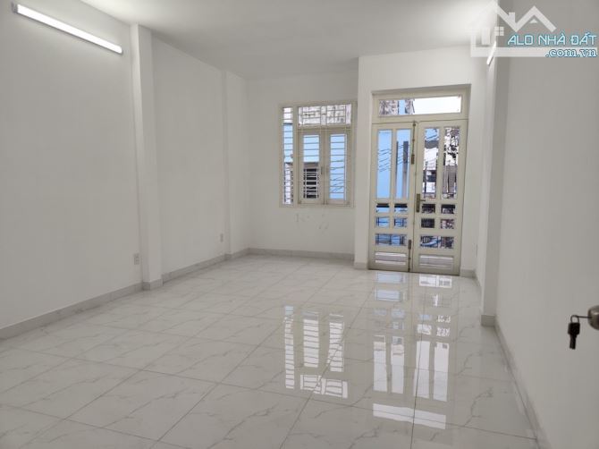 SAU LƯNG CĂN MT LÊ TRỌNG TẤN - SỔ VUÔNG., 2 TẦNG - 4PN - CHO THUÊ 16 TRIỆU - HXH ĐẬU CỬA - 3
