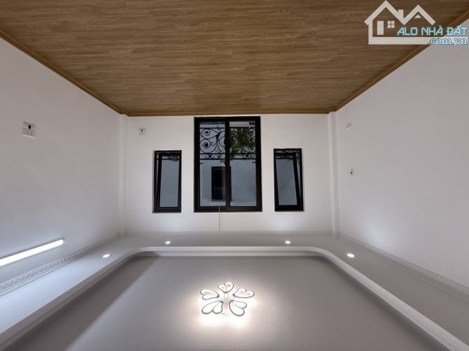 Bán nhà phân lô, ngõ ô tô đỗ đỗ cổng, hiếm đẹp, Thạch Bàn, Long Biên. Dt 36M² x 5 Tầng - 3