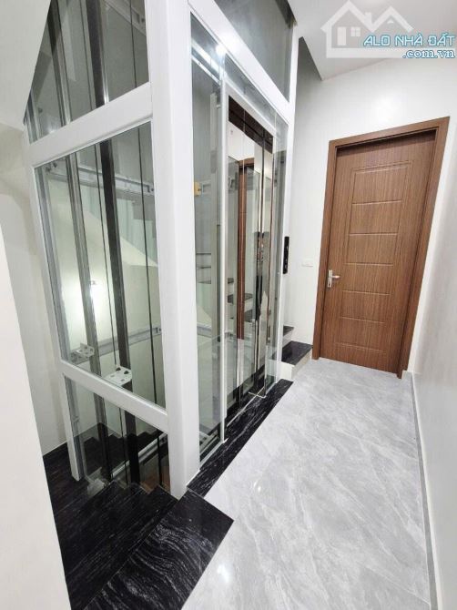 Siêu phẩm Nguyễn Trãi nhà 6 tầng 66m2 thang máy mới tinh ô tô vào nhà sát Ngã tư Sở ở, KD - 3