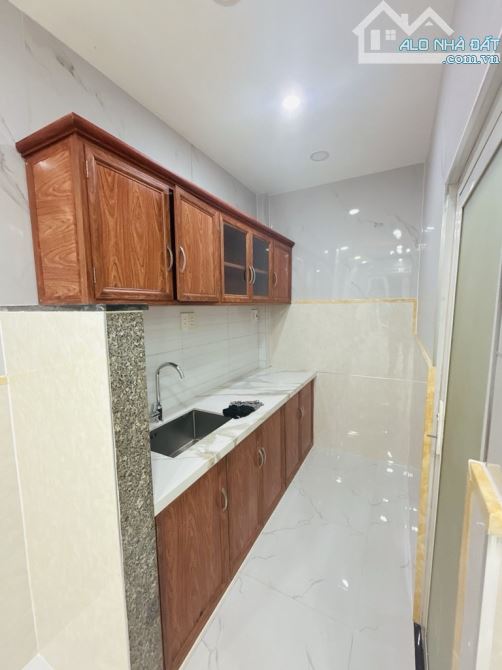 CÁCH HXH 10m - NHÀ 3 TẦNG TẠI ĐOÀN VĂN BƠ - KHU DC HIỆN HỮU KHÔNG QH - 3