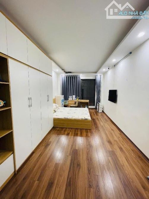Bán Nhà Khương Đình, Thanh Xuân - Gần Phố - Dân Xây - 3 Gác Tránh - 36m, 5Tầng - Nhỉnh 8Tỷ - 3