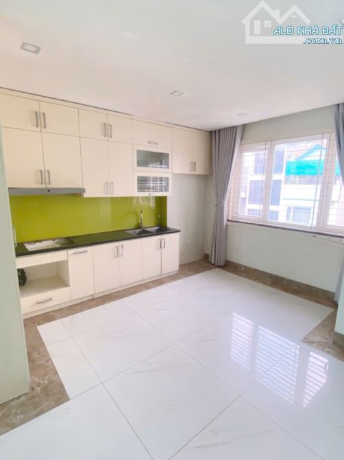 Cho thuê nhà Nguyễn Văn Lộc - Mỗ Lao. DT 75m2, 4 tầng, MT 5m, điều hòa, ô tô đỗ cửa - 3