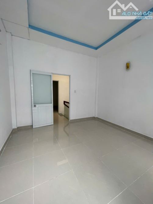 Nhà 2 tầng 575tr, 4x10 ngay Uỷ Ban Mỹ Hạnh 2 Phòng ngủ - 3