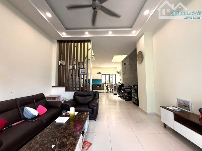 Bán Nhà 3 Tầng Hẻm Ô Tô Tránh Mới Đẹp Ở Ngay 85m2_4.5x19m Chỉ 12,5 Tỷ Khu VIP Bên Sông - 3