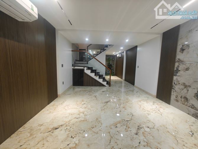 Nhà đẹp Lê Lai, Hải Phòng ngay gần công viên Máy Tơ, ô tô vào tận bếp - 3