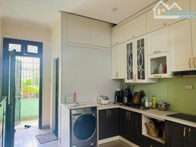 Cho thuê nhà tập thể Hoàng Cầu Đống Đa 100m, 3PN2VS giá 13tr, nhà đẹp, đầy đủ đồ - 3