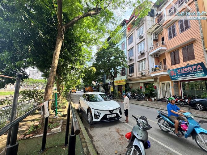 ‼️‼️‼️ MẶT PHỐ NGUYỄN ĐÌNH HOÀN - CẦU GIẤY - VIEW SÔNG - SẴN NHÀ 5 TẦNG - 4 NGỦ - GIÁ 12.2 - 3