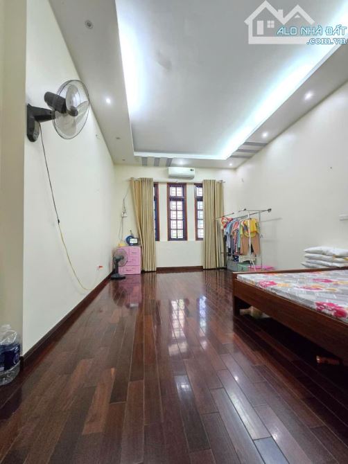Bán nhà đường Ngọc Hồi gần Bến xe Nước Ngầm diện tích 55m2, 5T, Ô tô - 3