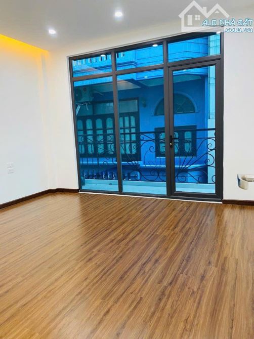 BÁN NHÀ PHỐ HOÀNG VĂN THÁI,Ô TÔ 7 CHỖ VÀO NHÀ,CÁCH PHỐ 3 BƯỚC CHÂN,DTSD 48m GIÁ 18 TỶ. - 3
