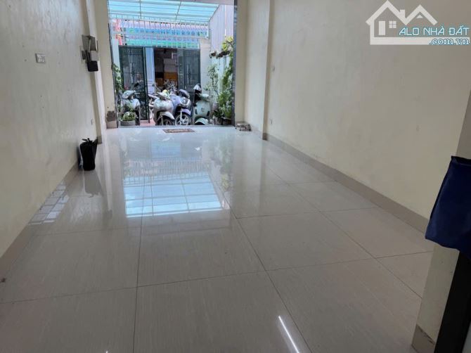 Bán nhà phố Nguyễn Ngọc Vũ | 50m² 5 tầng, ô tô đỗ cửa, giá 14 tỷ - 3