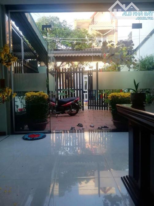 BÁN NHÀ NGUYỄN VĂN QUÁ Q12 - 3 TẦNG 113M2 ( 5M X 22.5M) - 6.26 TỶ - 3