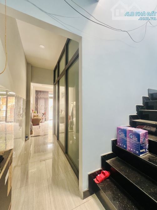 Mặt Tiền Kinh Doanh Nguyễn Bá Tòng, Tân Bình, 70m2, 4 Tầng, Chỉ 10 Tỷ - 3