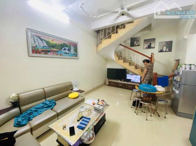 🏠 *Cho Thuê Nhà Trong Ngõ Nông Tô Hiệu* - 3