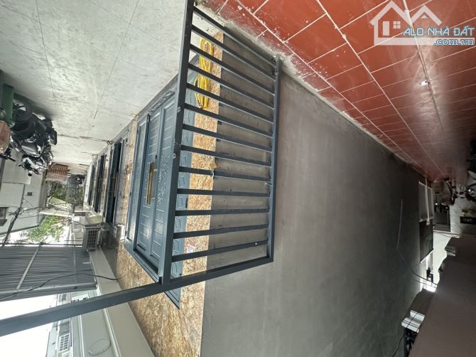 Bán gấp nhà Sát Nhổn 5 tỷ 5 - LO GÓC -  Dt 35m2 nhà xây 4 tầng gần o - 3