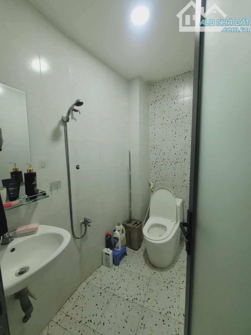 Bán nhà đẹp 2 tầng Cách Mạng Tháng 8 Tân Bình, 36m2 tặng nội thất nhỉnh 4 tỷ. - 3