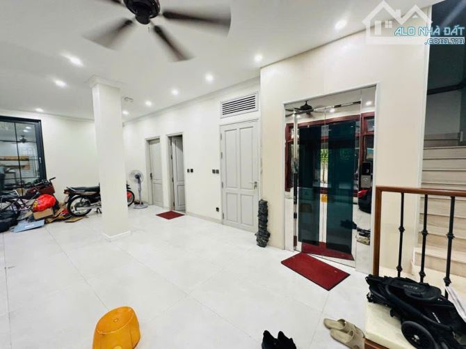 Bán nhà Xuân La, Tây Hồ, 138m2*5 Tầng, Mặt Tiền 10.2m, Lô Góc, Thang Máy, Gara ô tô - 3